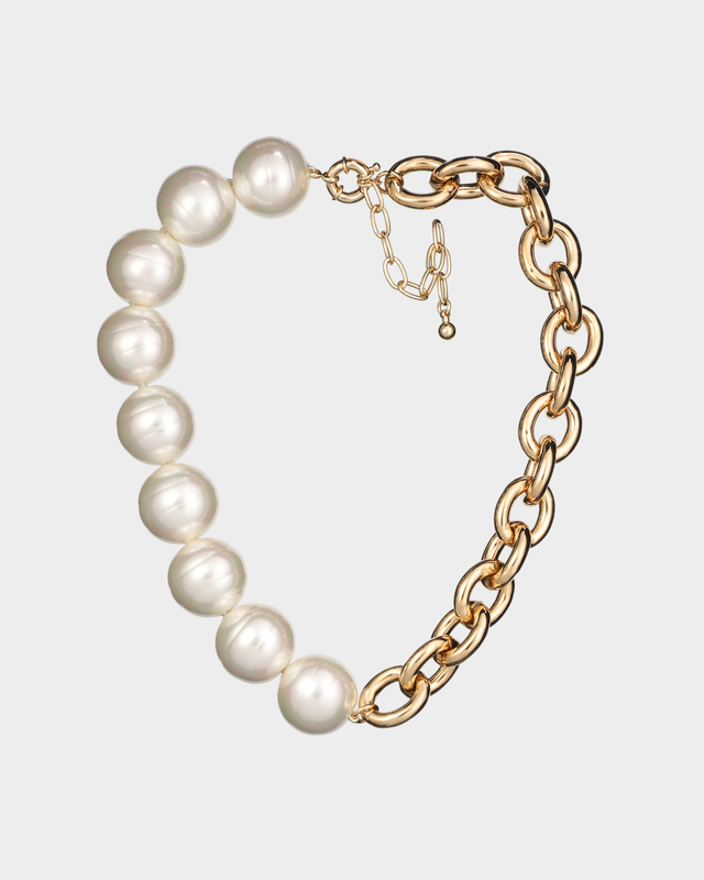 Колье с жемчугом Майорка золотистого оттенка и звеньями позолоченной цепи