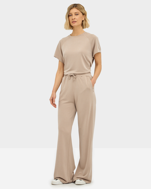 Прямые брюки с эластичным поясом-кулиской