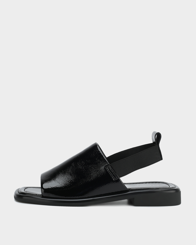 Босоножки из натуральной лакированной кожи с эластичным ремешком