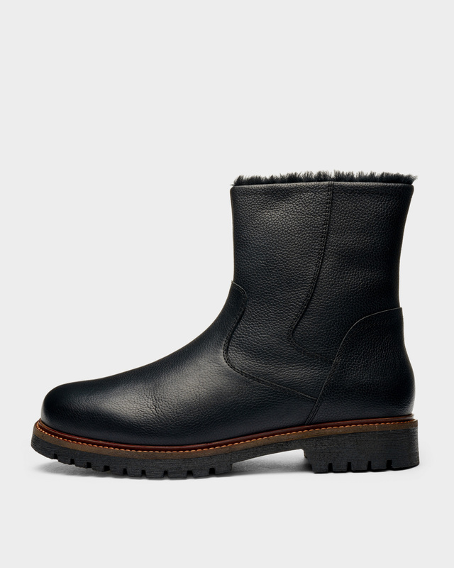 Полусапоги Tiago из натуральной кожи с подкладкой из овчины 16990₽