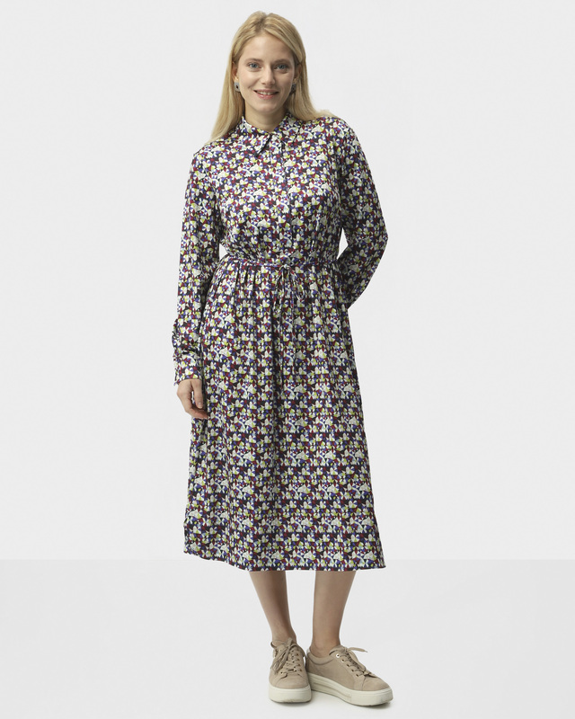 Платье-рубашка с абстрактным принтом и поясом 8690₽