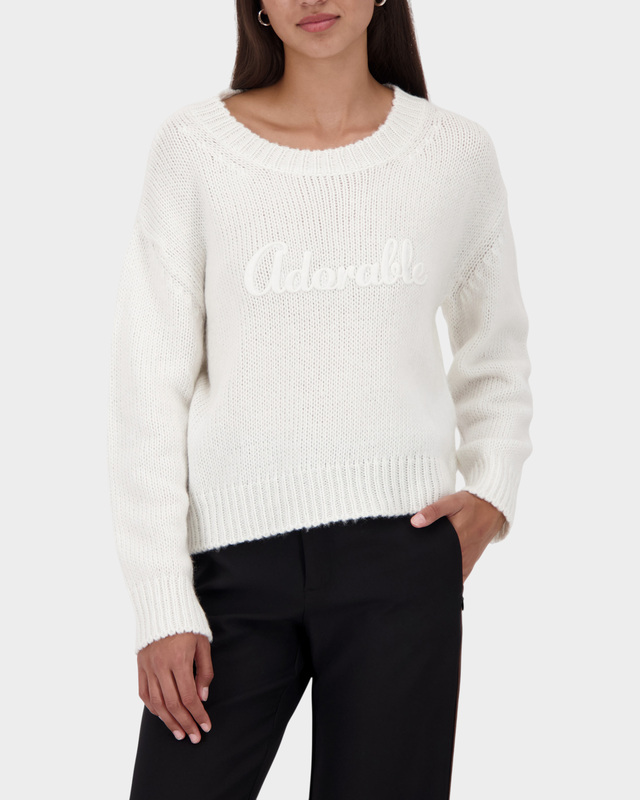 Пуловер с вышитой надписью и декором пайетками