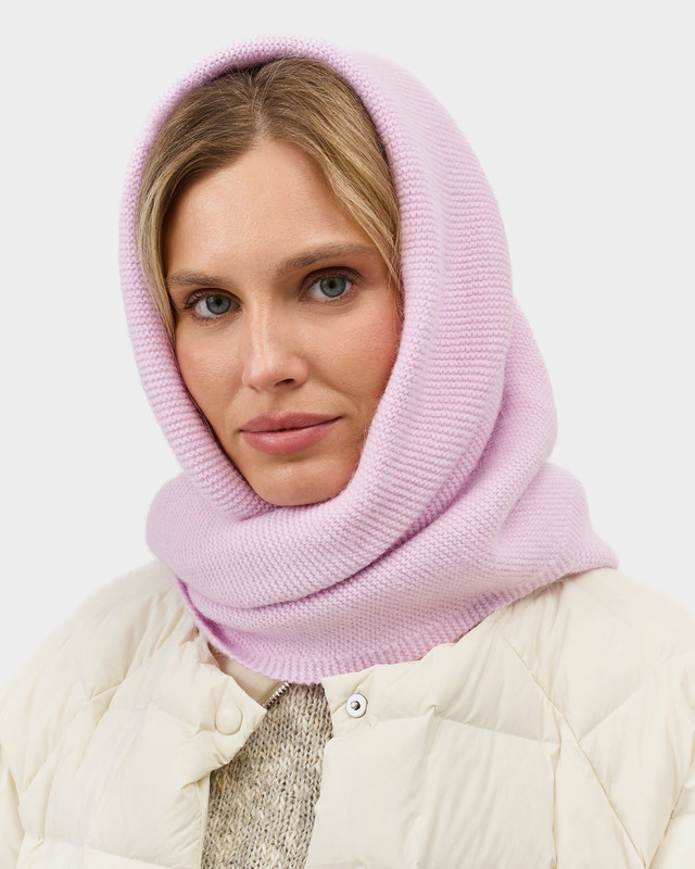 Вязаная косынка из тонкой пряжи с ангорой