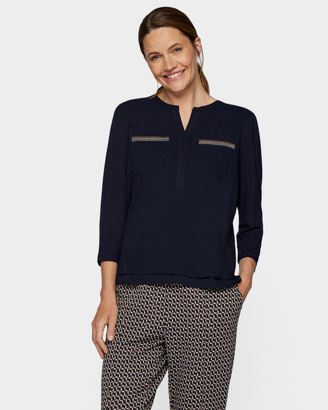 Плотная блузка из двух фактур