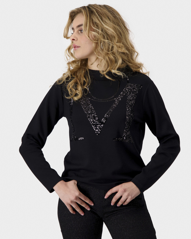 Толстовка с логотипом из пайеток