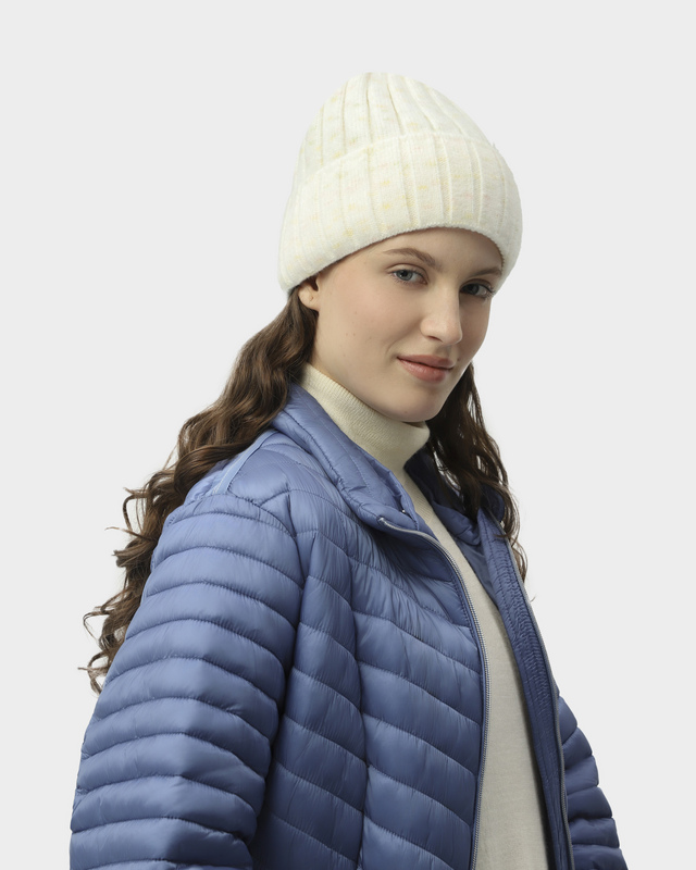 Вязаная шапка с шерстью в составе