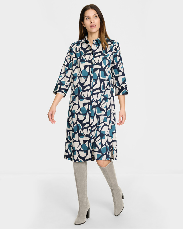 Платье-рубашка из натурального хлопка с абстрактным принтом 18990₽