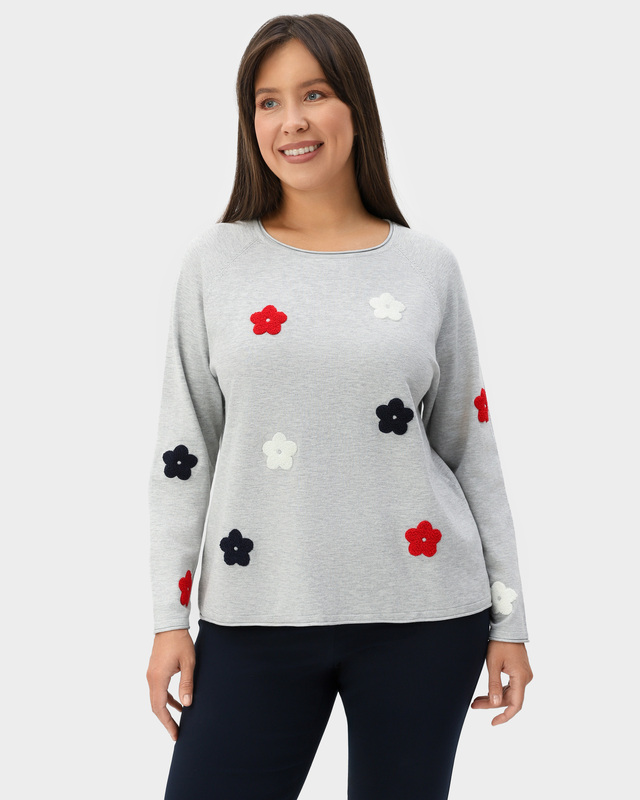 Пуловер с вискозой в составе и цветочной вышивкой