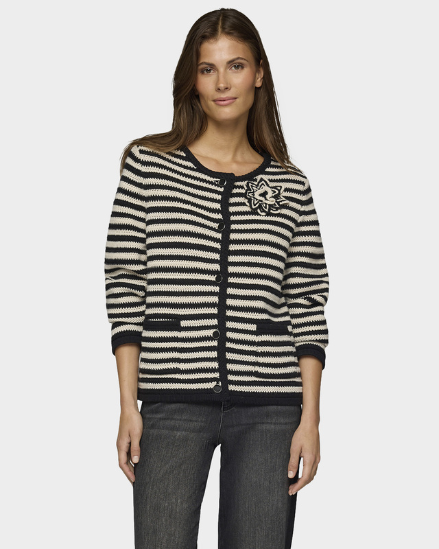 Вязаный жакет в полоску