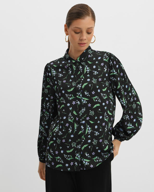 Рубашка прямого силуэта из вискозы с цветочным принтом 3890₽