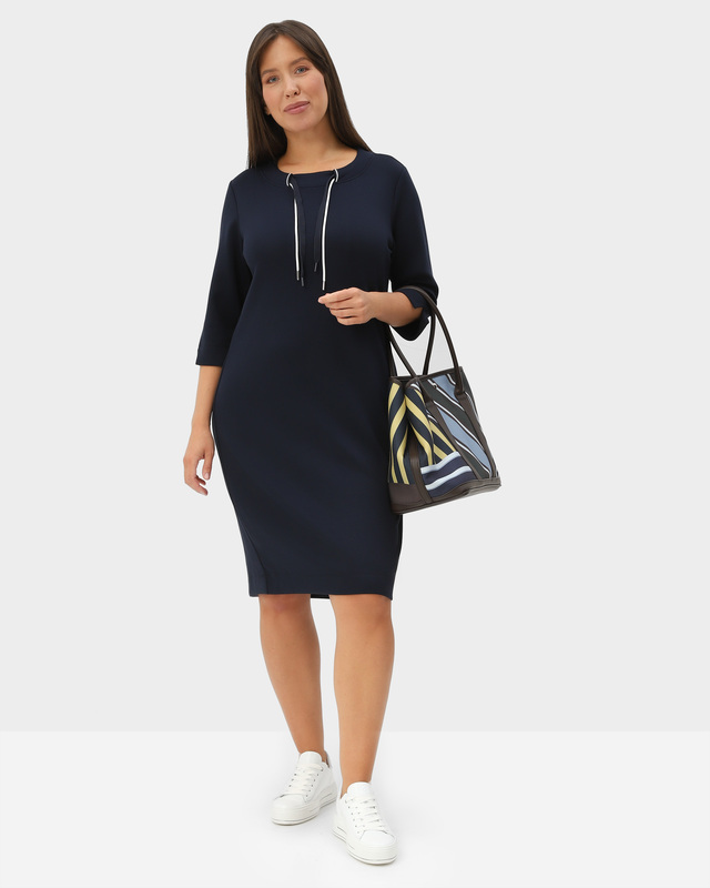 Платье прямого кроя с вискозой в составе