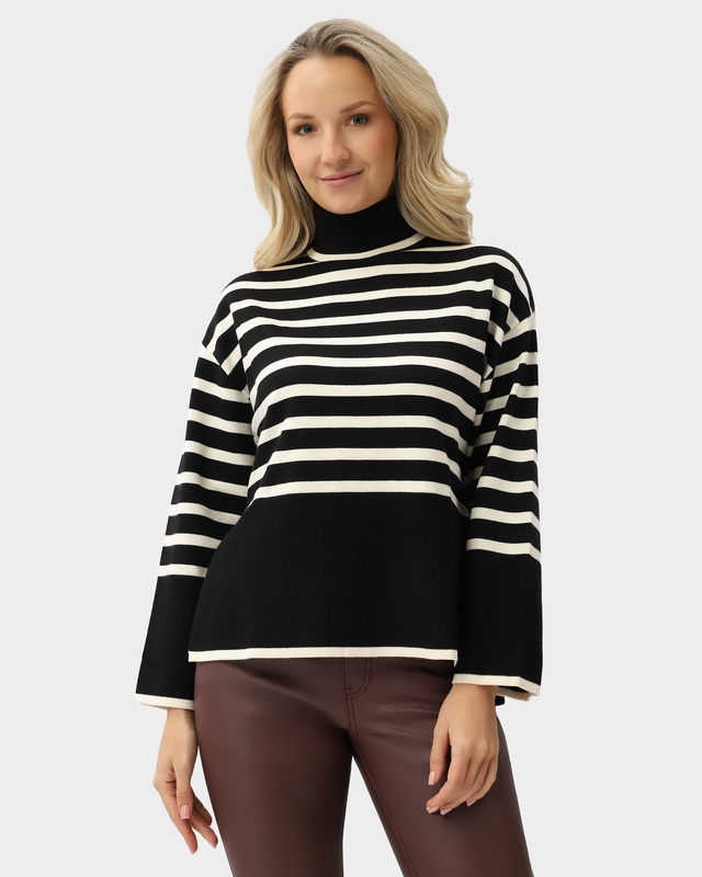 Водолазка свободного силуэта в горизонтальную полоску