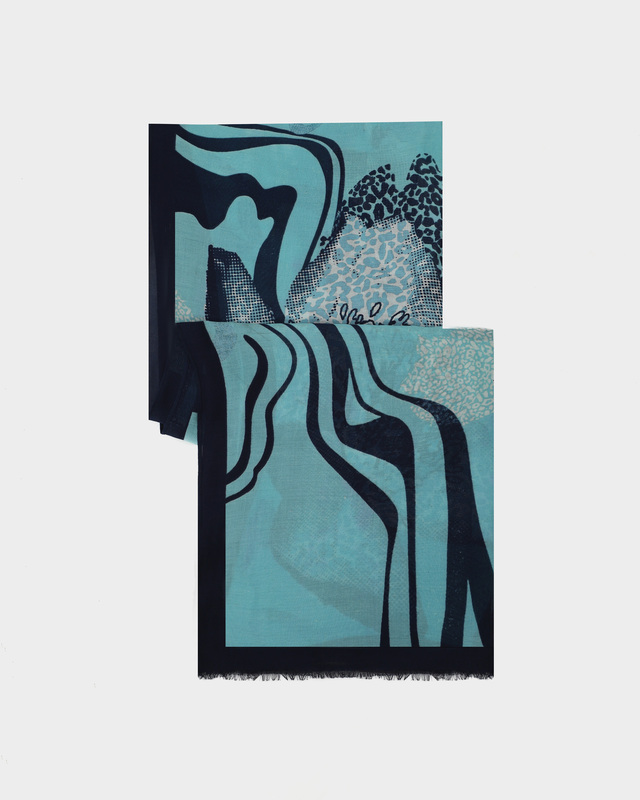 Элегантный шарф с абстрактным принтом