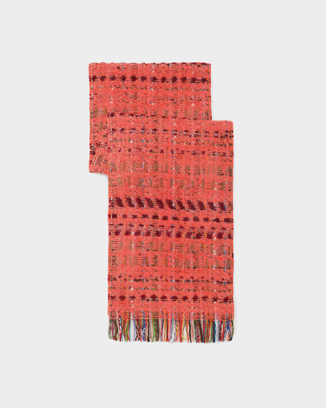 Утепленный шарф с шерстью в составе и бахромой по краям