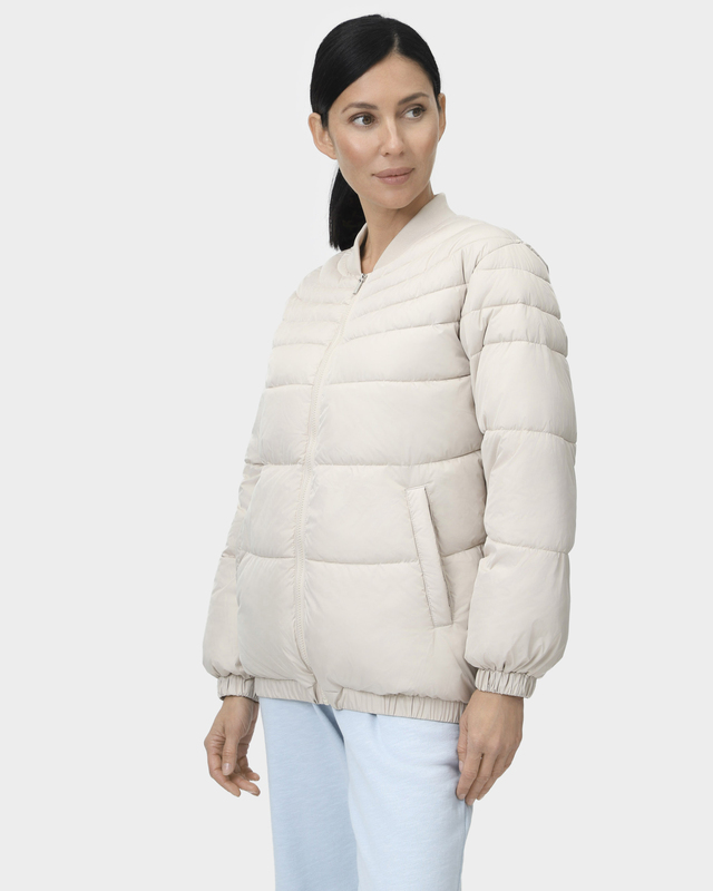 Легкая стеганая куртка из водоотталкивающего материала с мягким рибовым воротником