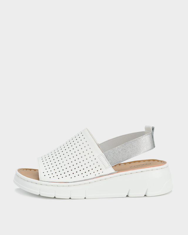 Сандалии из натуральной кожи со сквозной перфорацией