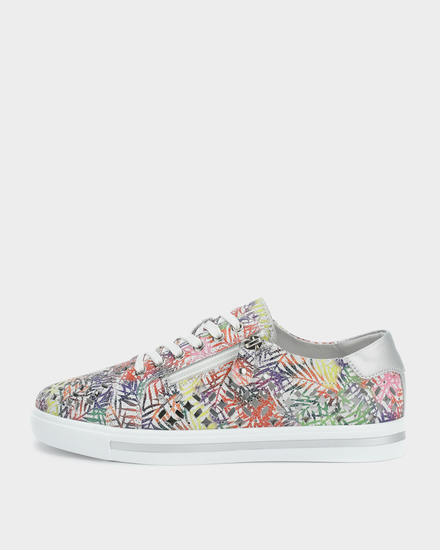 Кеды из замши и кожи с фигурной перфорацией