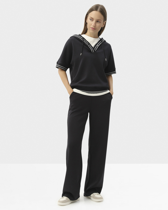 Трикотажные брюки с эластичным поясом на кулиске