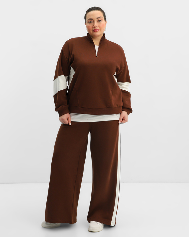 Прямые брюки с эластичным поясом и лампасами