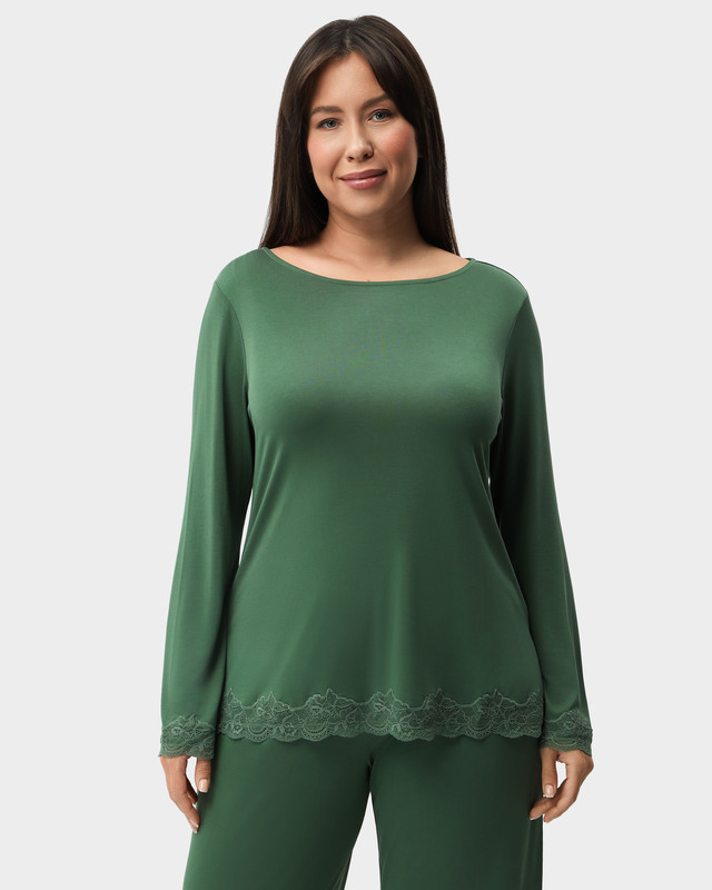 Блузка из шелковистого модала с декором в виде кружева