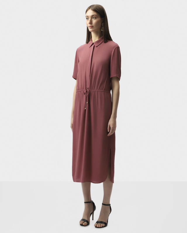 Платье прямого силуэта из вискозы 4890₽