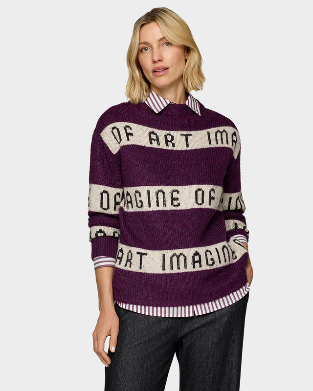 Вязаный свитер в широкую горизонтальную полоску