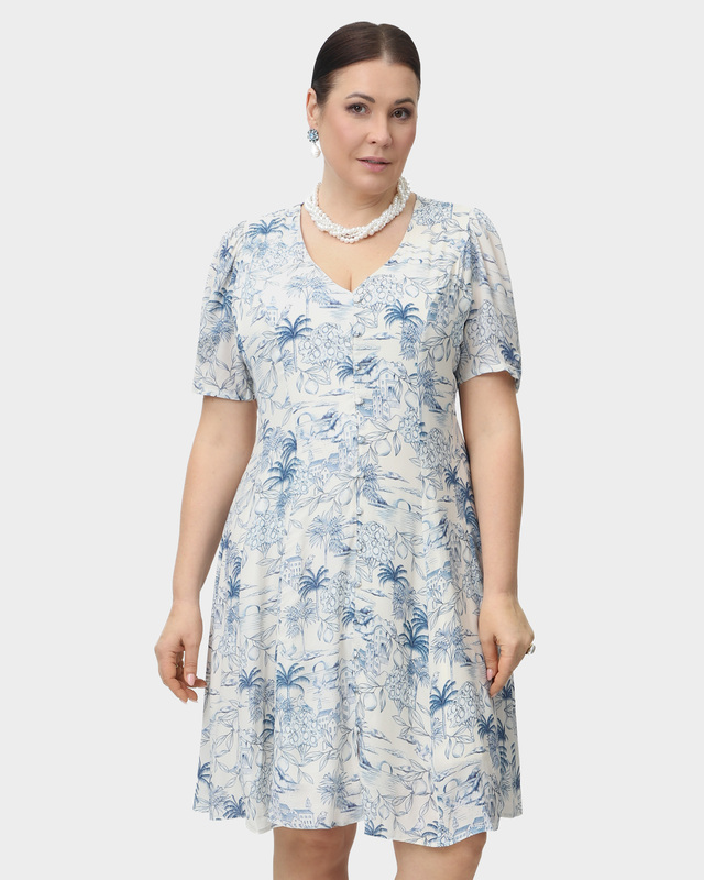 Платье из тонкой вискозы с эффектным принтом 6990₽