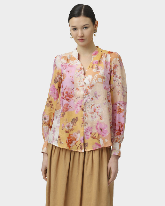 Блузка прямого силуэта с цветочным рисунком и длинными объемными рукавами