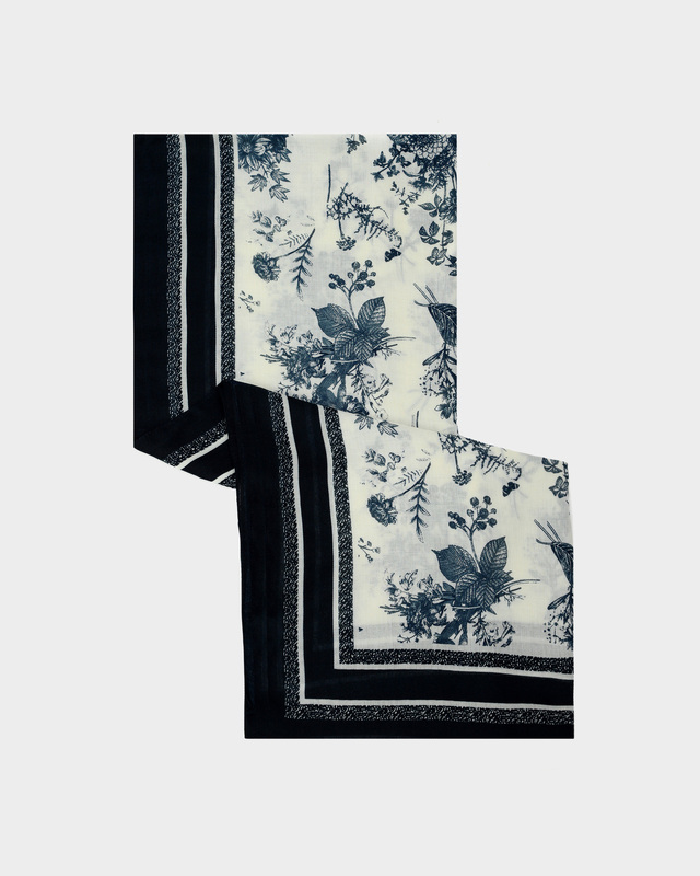 Палантин из шерсти и вискозы