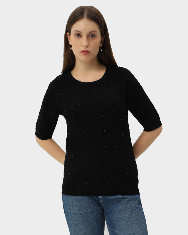 Пуловер объемной вязки с бусинами в тон