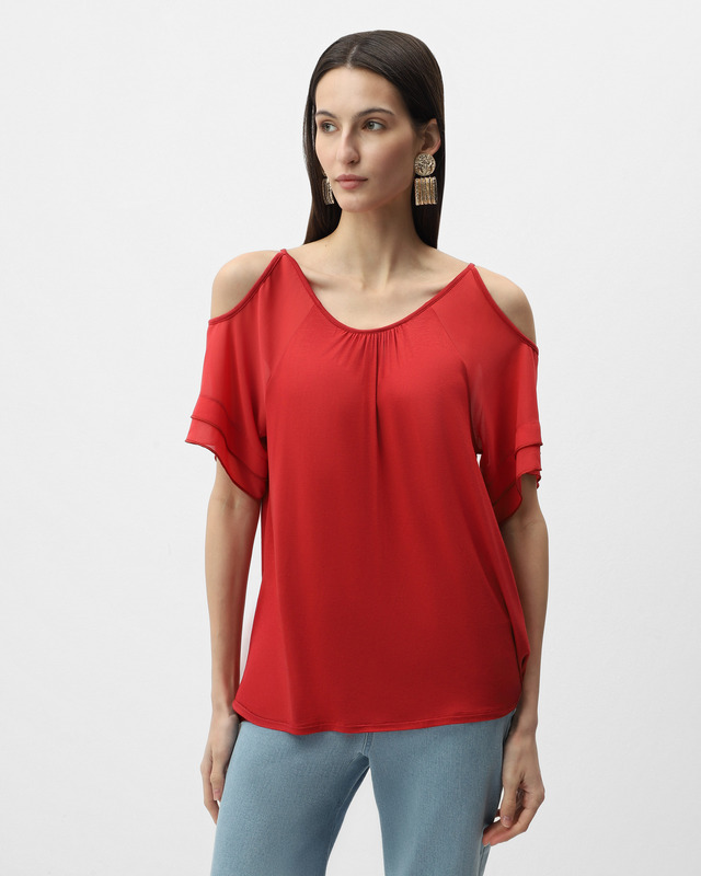 Блузка прямого силуэта с открытыми плечами