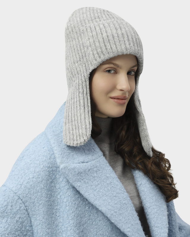 Шерстяная шапка-ушанка с мягким козырьком-отворотом