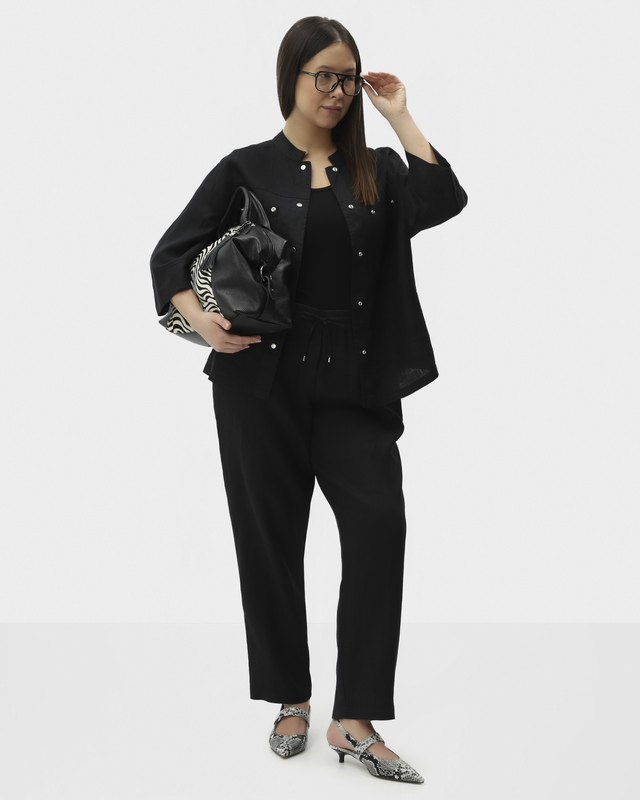 Льняные брюки зауженного кроя