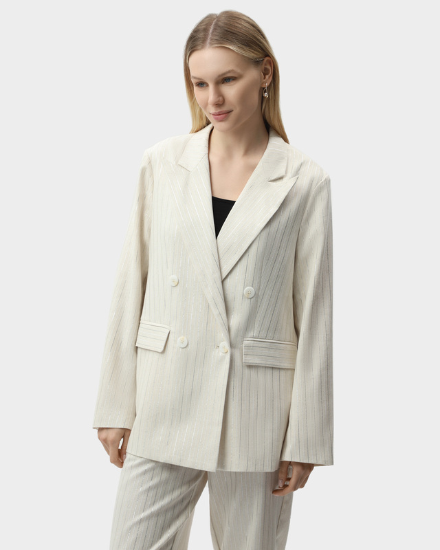 Двубортный блейзер классического прямого кроя