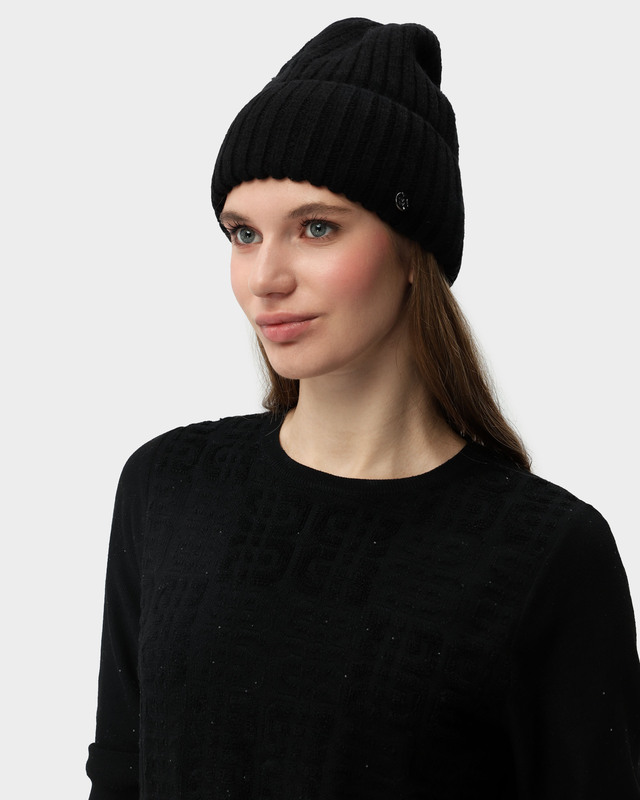 Объемная шапка бини в широкий рубчик