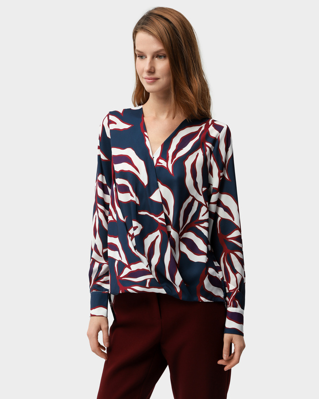 Блузка свободного кроя с эффектом запаха