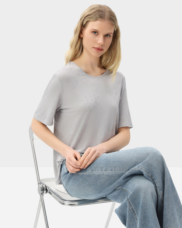 Футболка с вискозой в составе и декором из страз