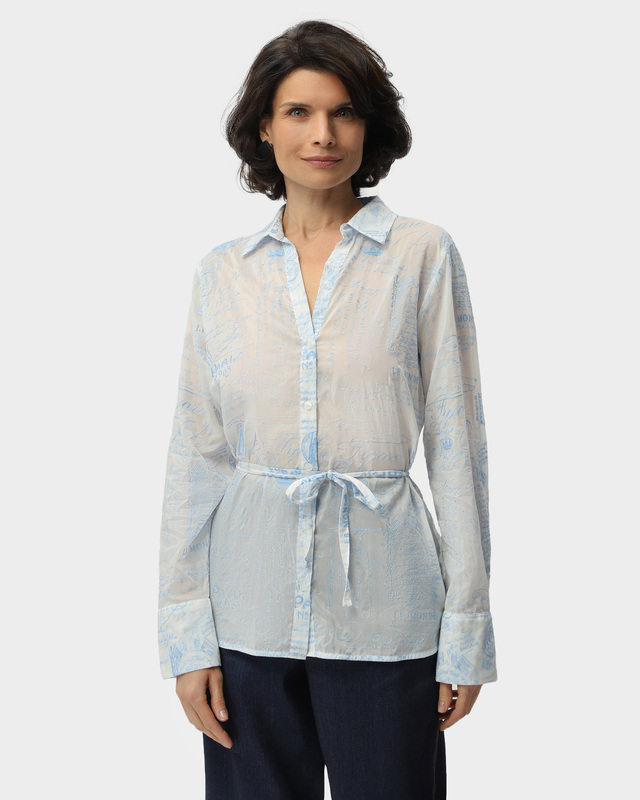 Легкая блузка с вышивкой