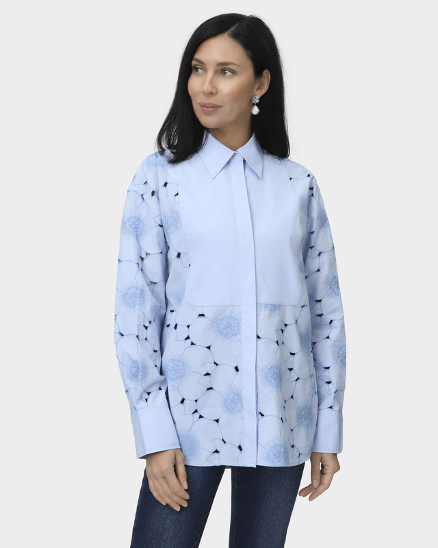 Хлопковая блузка с вышивкой и фигурной перфорацией