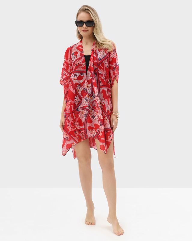 Туника свободного кроя с ярким акцентным принтом 4990₽