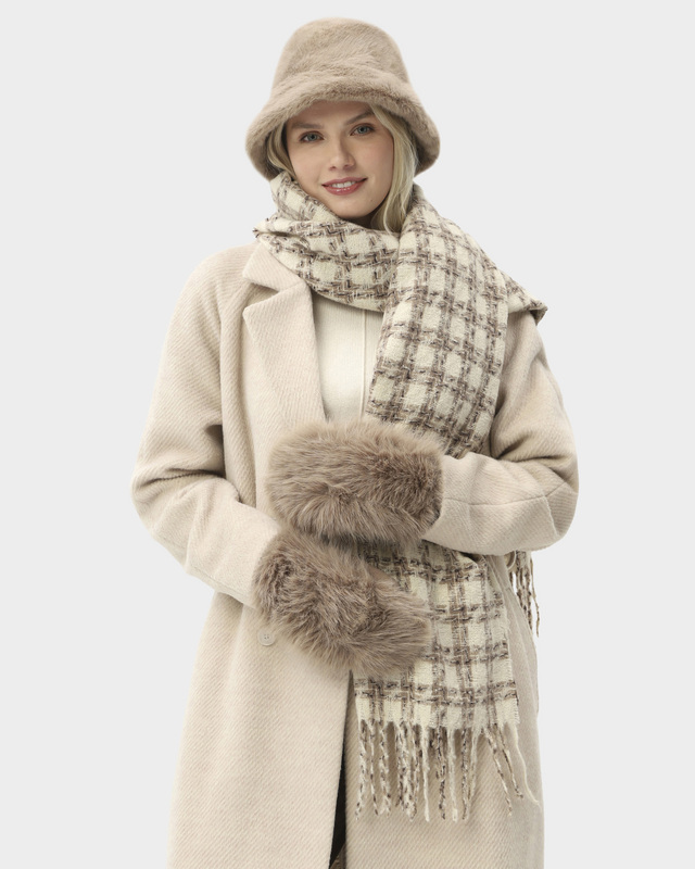 Комплект: палантин, шляпа, варежки