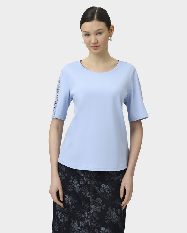 Блузка свободного кроя из мягкого хлопка с кружевными вставками на плечах и рукавах