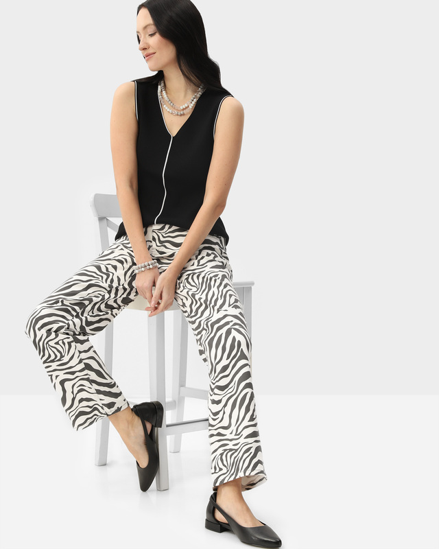 Джинсы прямого кроя высокой посадки с анималистическим принтом