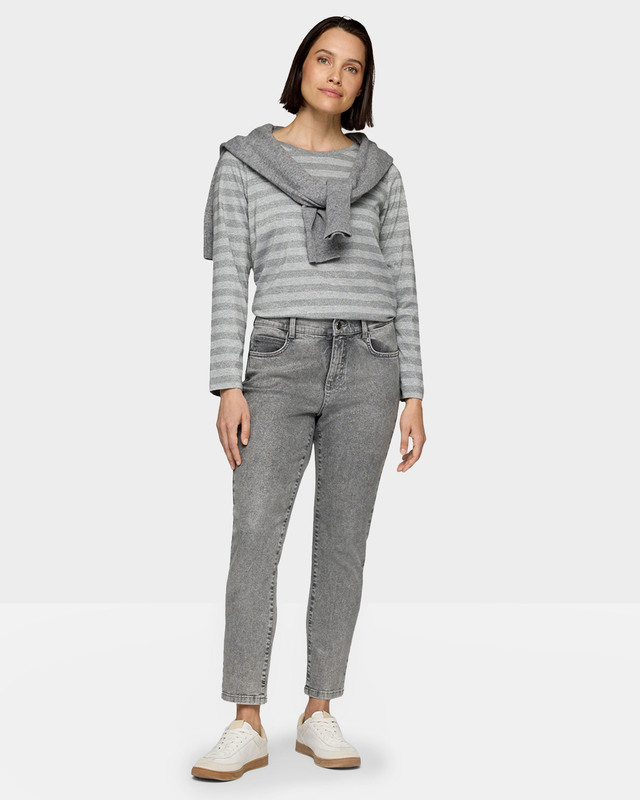 Джинсы с блестящим накатом и варкой с эффектом потертости