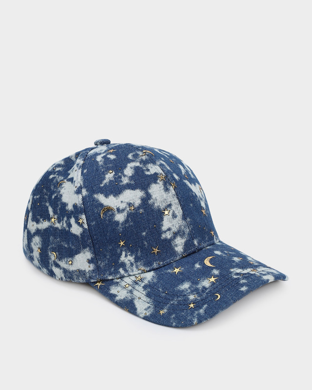 Бейсболка с изогнутым козырьком