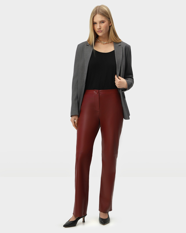 Брюки из экокожи с резинкой на поясе