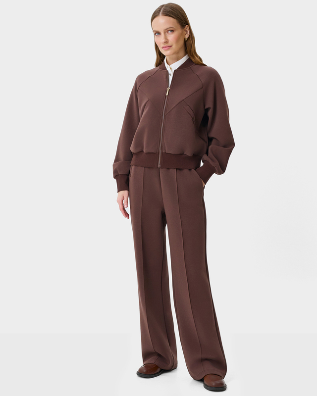 Брюки прямого силуэта из фактурного трикотажа