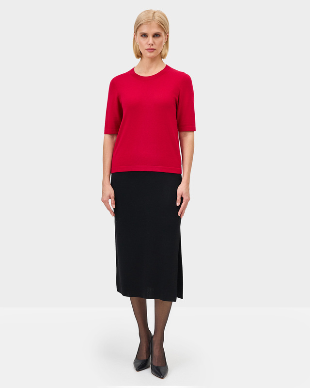 Вязаная юбка с высоким разрезом в боковом шве