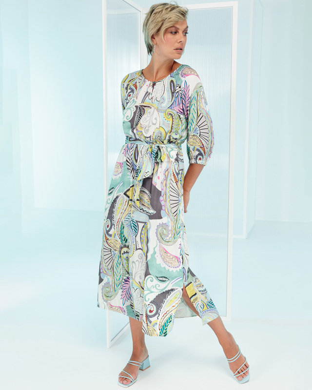 Платье из вискозы с ярким принтом пейсли 15390₽