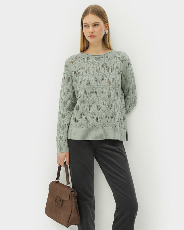 Ажурный вязаный пуловер с декором мерцающими стразами